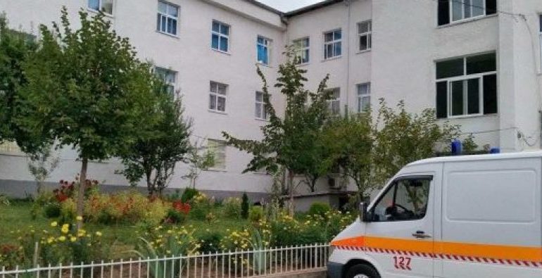 SHPËRDORUAN DETYRËN/ Ndalohet ish drejtori i SPITALIT në Berat dhe juristi (EMRAT)