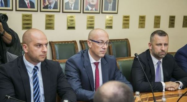 Thaçi në Mitrovicën e Veriut/ Kreu i Listës Serbe: Nuk do e lejojmë më të shkojë në Ujman