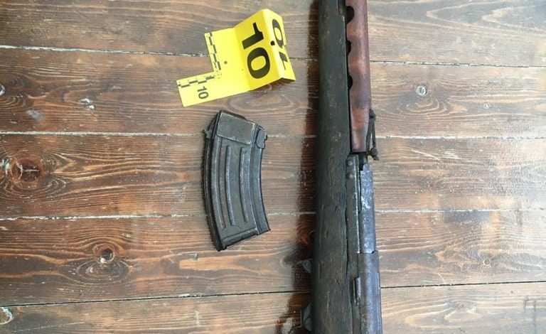 E FUNDIT/ Tentoi të vrasë nipin me armë zjarri, arrestohet 59 vjeçari (EMRI)