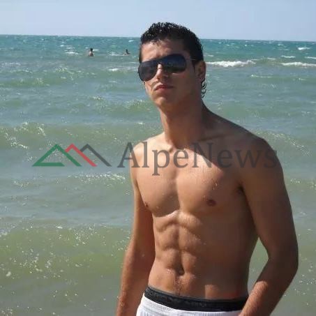 MASAKRUAN 55 VJEÇAREN PËR PRONËN/ Kush është ADMIR KOLECI, bashkë me babain dhe vëllain… (FOTO)