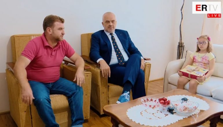 Rama i refuzon GLIKONË familjes që e mirëpriti në Tiranë/ Zonja e shtëpisë: Jeni shumë KOKËFORTË
