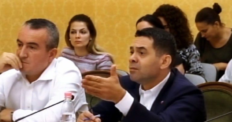 ISH TË PËRNDJEKURIT DHE PRONARËT/ Ahmetaj: Fatura 2 miliard $, Berisha u “thau zorrën”!