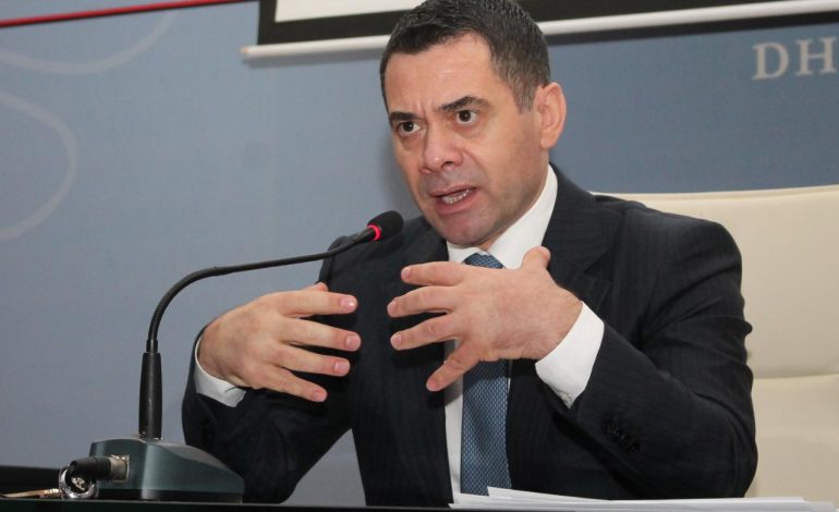 SHKURTIMI I BUXHETI PËR ORGANET E VETINGUT/ Ahmetaj: “Nuk mund të lë lekët të flenë”