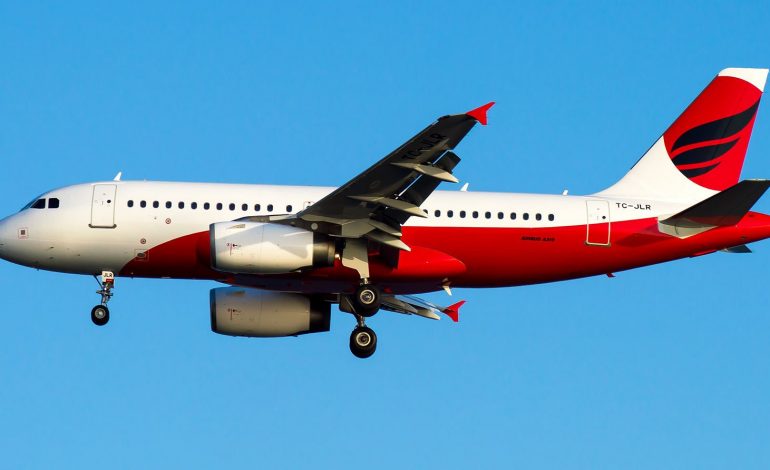 “AIR ALBANIA”/ Drejtoresha e Albcontrol, nxjerr bllof” opozitën