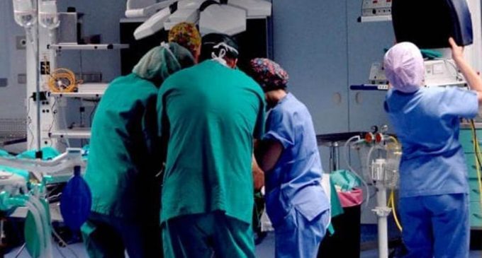 E RËNDË NË ELBASAN/ E nisin për në spital, vdes gjatë rrugës gruaja që…