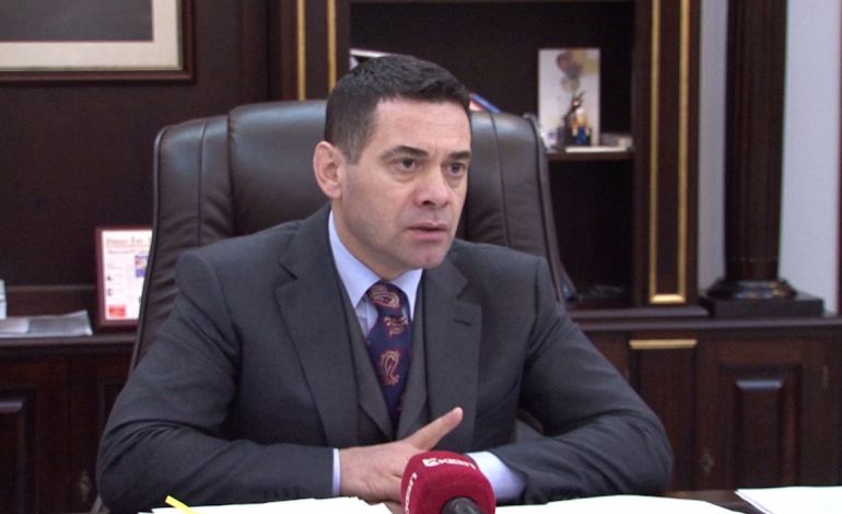 PAS AKUZAVE TË PD/ Ahmetaj i përgjigjet Tabakut: Dje një duet i dobët, sot një solo për të ardhur keq