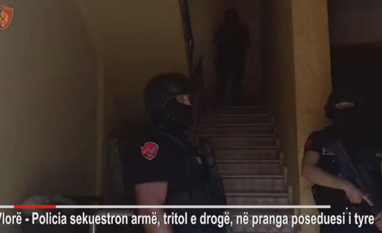 AKSIONI NË VLORË/ FNSH dhe Delta Forcë ndaluan vëllanë e ish kryekomunarit të Shushicës (VIDEO)