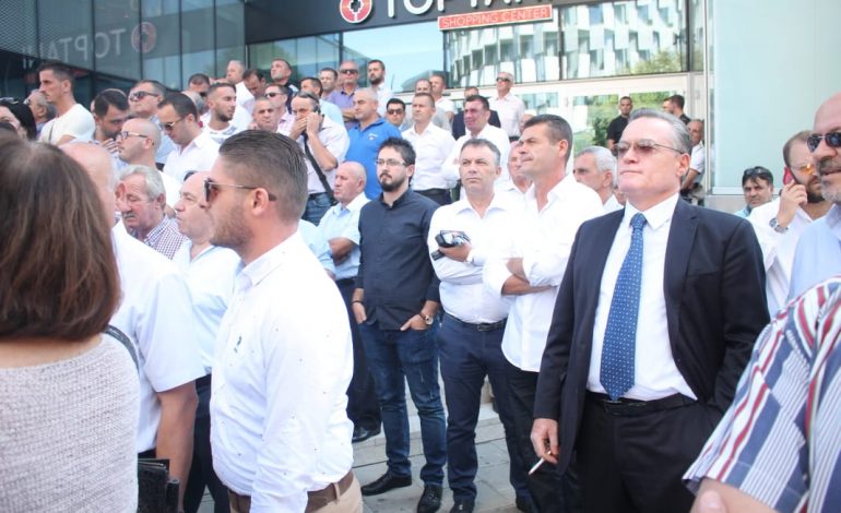 HOMAZHET PËR AZEMIN/ Bode i zemëruar me Berishën. Ish-deputeti nuk takon askënd nga kupola aktuale e PD-së