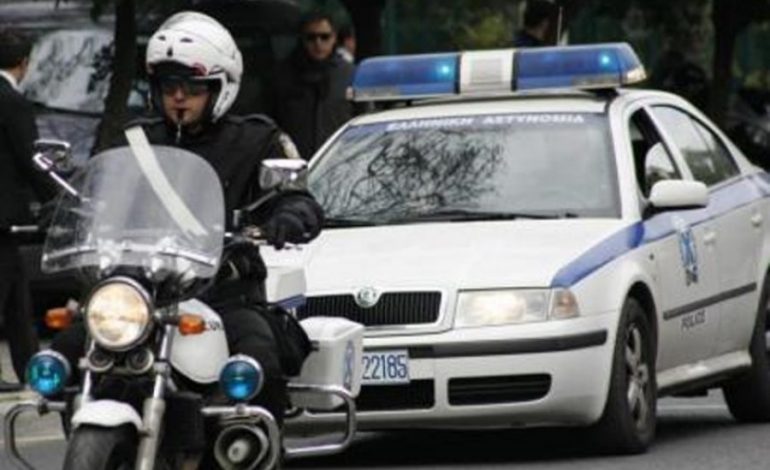 TRAFIKONIN LËNDË NARKOTIKE/ Bien në pranga tre persona, dy prej të cilëve shqiptarë