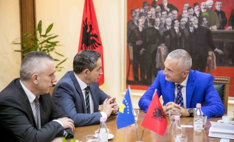 TAKIMI ME MINISTRIN KOSOVAR/ Meta: Ti shfrytëzojmë si duhet pasuritë tona kombëtare