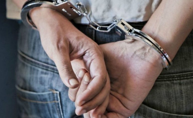 “VODHI LEKËT NË NJË SHTËPI”/ Arrestohet 24 vjeçari në Berat, u kap teksa…(EMRI)