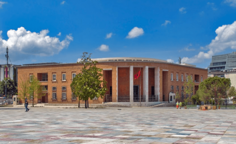 EKONOMIA SHQIPËTARE/ Borxhi i jashtëm rritet me 162 milion euro