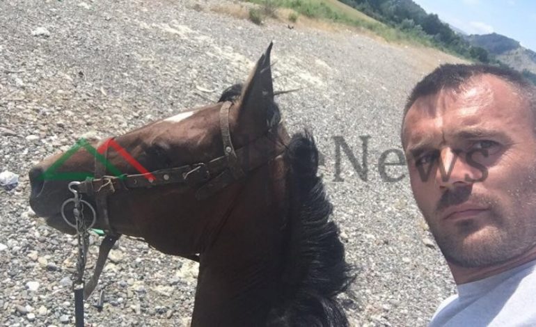 U QËLLUA ME KALLASHNIKOV KUR PO KALËRONTE/ Biznesmeni i VRARË në Shkodër, kishte pasion hipizmin