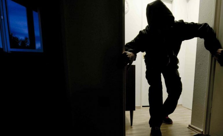 “I TMERRSHMI I ELBASANIT”/ Si vodhi 29 vjeçari 6 dyqane në një muaj, ja çfarë iu bllokua