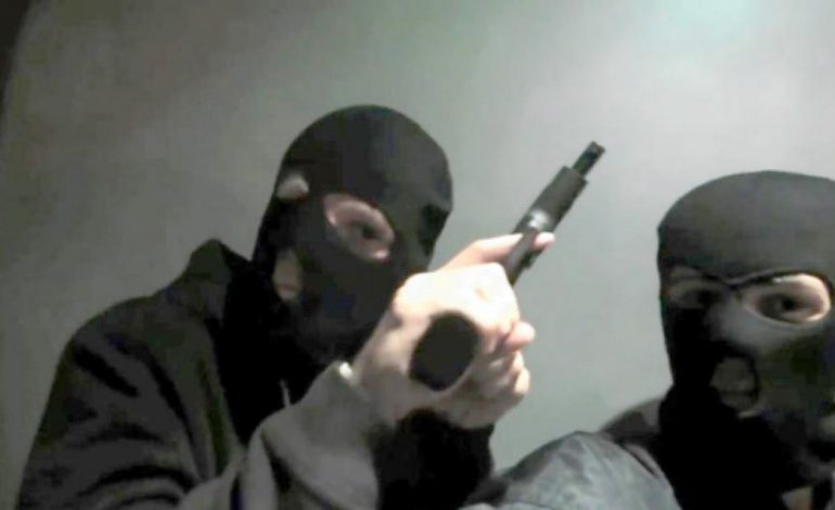 NDODH NË PUKË/ Grabisin me armë në minierë, policia arreston ROJET që…
