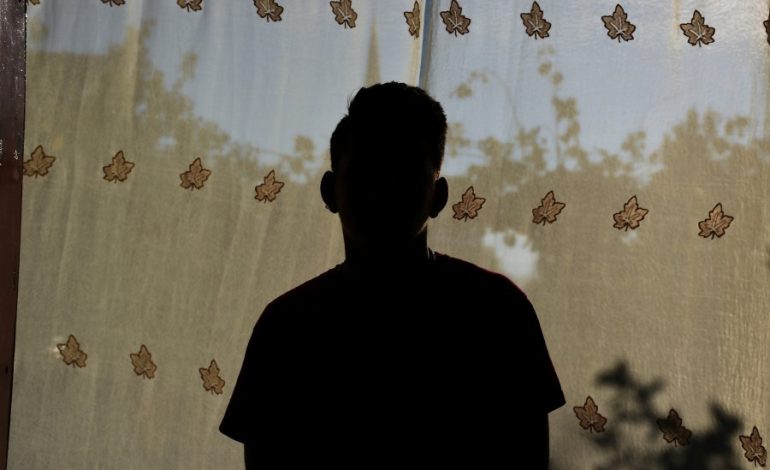 TJETËR ZHDUKJE NË TIRANË/ 13-vjeçari ikën nga shtëpia, nëna kërkon ndihmë te Policia