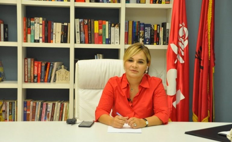 VETINGU/ Monika Kryemadhi: Le të na kontrollojnë pasuritë e familjeve, po jo të huajt, se na u bënë si nënë e babë