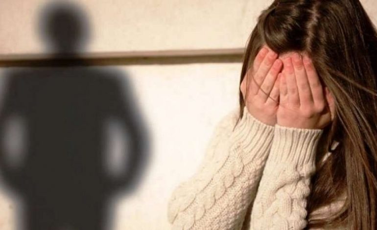 RRËFEHET VAJZA NGA LEZHA/ Si më përdhunoi për 12 ditë shoku i ngushtë