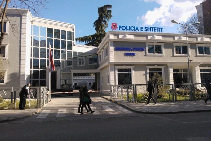 E FUNDIT/ Mashtrimet me firmat për pagesat e “TVSH”, vihen në pranga katër persona (EMRAT)