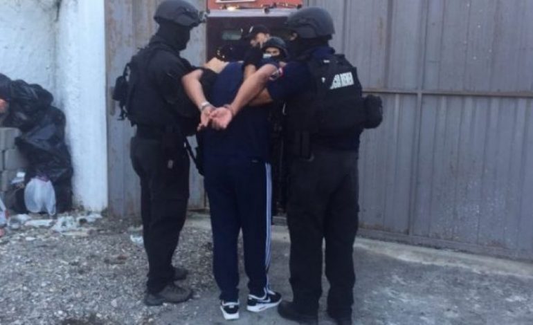SHMANGET TRAGJEDIA/ Ndërhyrja e policisë parandalon vrasjen në Rrëshen