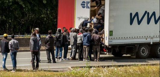 “DREJT BRITANISË ME ÇDO ÇMIM”/ Të rinjtë shqiptarë “pushtojnë” portet holandeze
