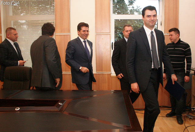 ZYRTARE/ Nënshkruhet marrëveshja midis Bashës dhe Idrizit