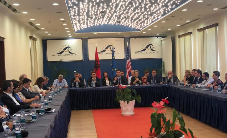 OPOZITA E BASHKUAR/ Takimi në qytetin e Vlorës, bashkohet dhe aleati i ri