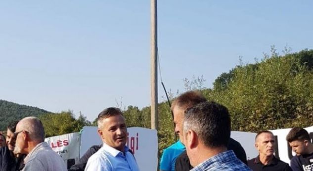 VIZITA E VUÇIÇIT NË KOSOVË/ Bekim Jashari bashkohet me protestuesit në Drenicë