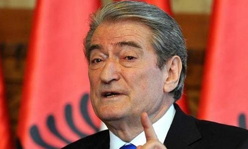 DENONCIMI/ Berisha publikon mesazhin e qytetarit: Drejtoresha do të mbyllë shkollën për arsye biznesi