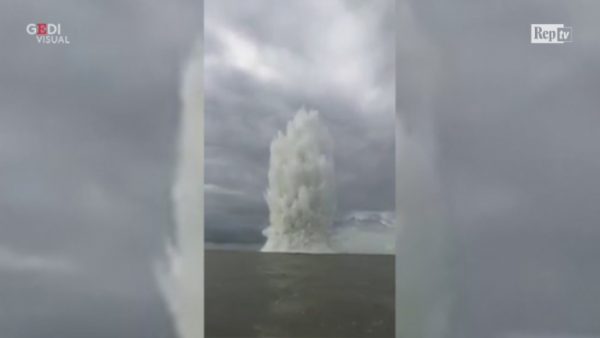 TRAGJEDIA NË BRITANINË E MADHE/ Bomba shpërthen në mes të detit