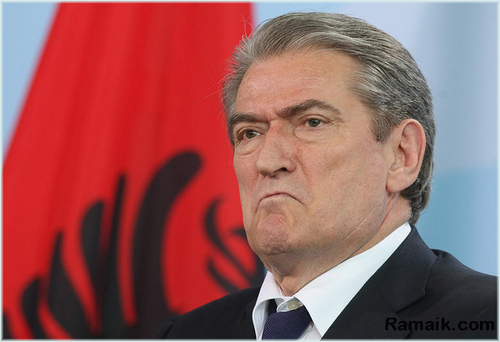 DENONCIMI/ Berisha publikon mesazhin e qytetarit: Drejtori i tatimeve ne Bashki me dokumenta te fallsifikuar
