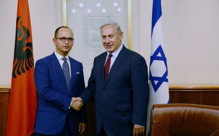 TAKIMI I DY MINISTRAVE TË JASHTË/ Bushati:Të thellojnë bashkëpunimin për sigurinë në rajon
