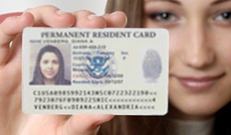 PROPOZIMI PËR VIZAT/ Administrata e Trump vështirëson marrjen e “Green Card”-it