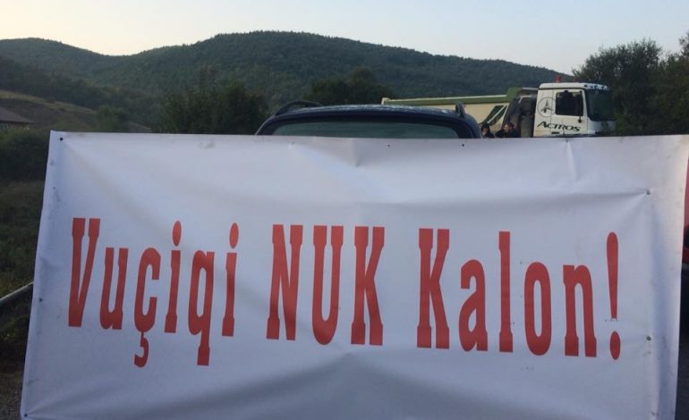 VIZITA NË KOSOVË/ Presidenti Vuçiç pritet me protesta në Drenicë