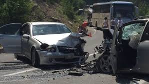AKSIDENT NË VLORË/ Dy makina PËRPLASEN me njëra tjetrë. Shoferët e plagosur ndodhen në…