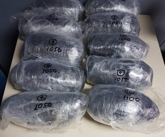 “DROGË, PARA DHE CELULARË”/ Si u kap 34 vjeçari shqiptar nga policia greke