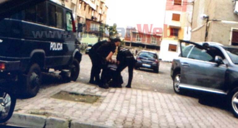 SHERR ME THIKA NË ELBASAN/ 49 vjeçari tenton të vrasë të riun, shmganet tragjedia nga…(EMRI)