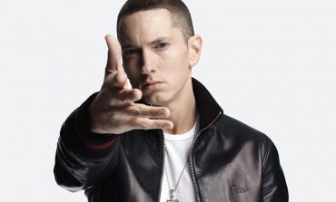 I ngacmoi të bijën/ Eminem e bën reperin e famshëm "të flasë me vete" (FOTO)