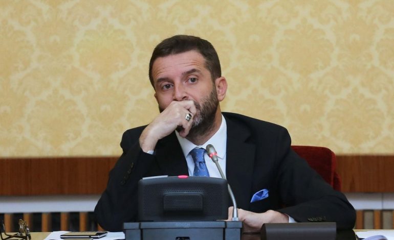 “PROPOZIMI I PD”/ Braçe: Po vettingut në politikë, por jo për t’i zgjidhur hallet Bashës
