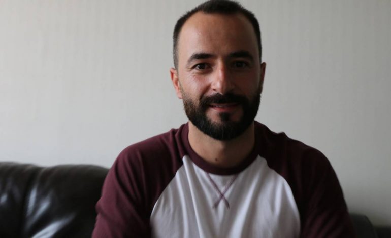 “SHPËTOI GJASHTË PERSONA”/ Kush është “heroi” shqiptar që iu dha leje qëndrimi në Francë (EMRI)
