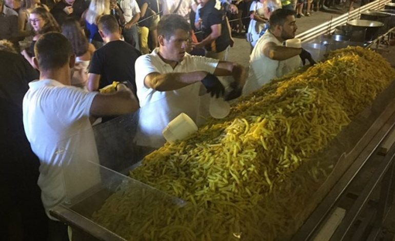 REKORDI I RI NË LIBRIN GUINNESS/ 625 kg patate në më pak se 8 orë në Greqi