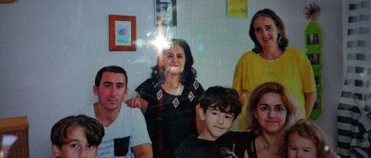 TË SHQETËSUAR PËR TË ARDHMEN/ Familja shqiptare me pesë fëmijë merr lajmin e papritur
