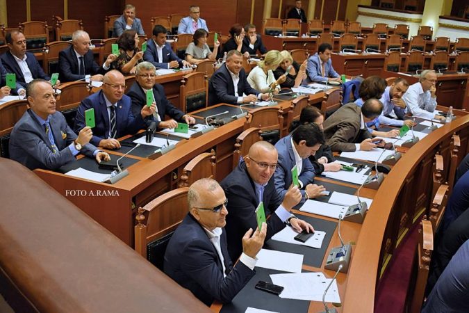 RAMA E SHKARKOI “LIVE”/ Deputeti Gjetani nuk e tradhëton partin socialiste
