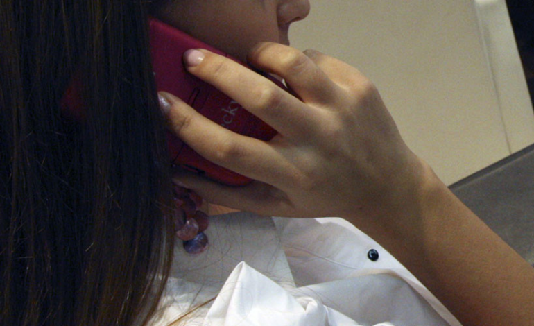 NGA XIAOMI TEK iPHONTE/ Këta janë 15 telefonat me më shumë rrezatim