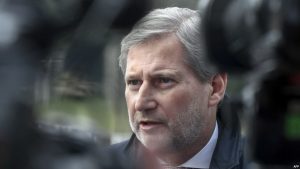 DEBATI I KUFIJVE/ Hahn: Kosova, afër liberalizimit të vizave