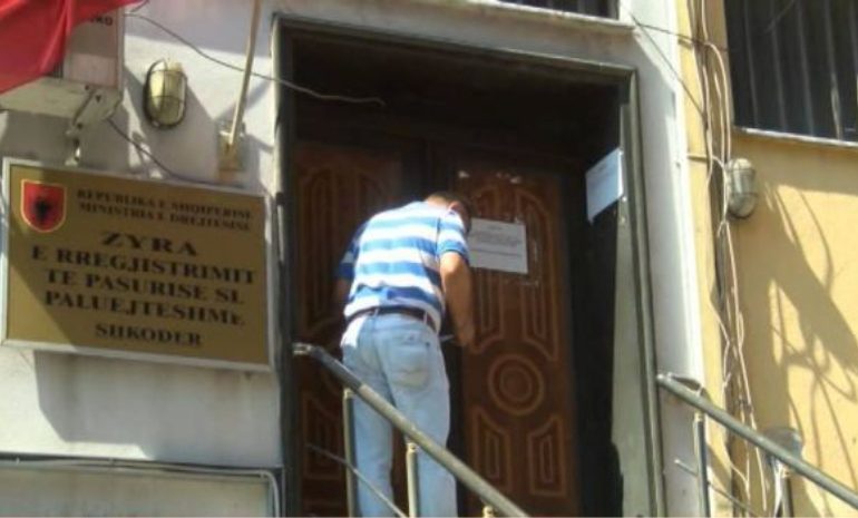 E FUNDIT/ Arrestohet drejtori i HIPOTEKËS në Shkodër. Dyshohet se… (EMRI)