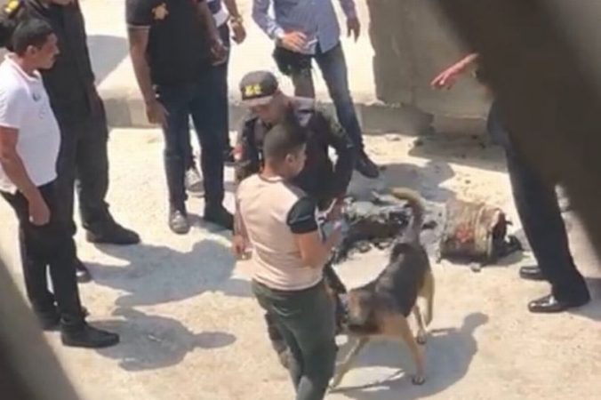 SULMI KAMIKAZ/ Tentoi të hidhet në erë pranë Ambasadës Amerikane, policia shmang tragjedinë
