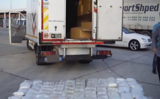 “ME 425 KILOGRAM NË KAMION”/ Arrestohet shoferi. Ishte në kërkim që në 2017 (EMRI)
