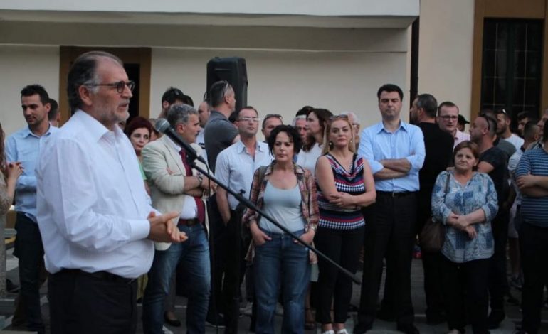 Koço Kokëdhima “i indinjuar”: Rama i heq dhë vë vetë deputetët, siç bëri me mua
