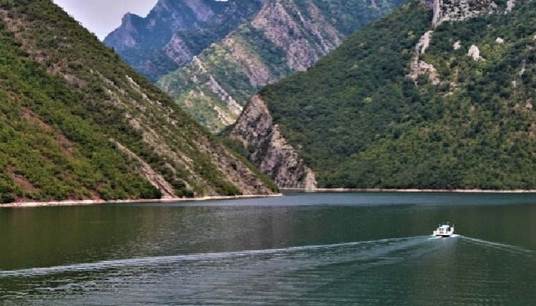 “CORRIERE DELLA SERA”/ Shqipëria e Veriut: Udhëtim në liqene, lumenj, male dhe qytete mesjetare